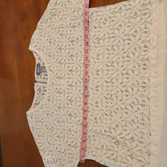 🌸Neiman Marcus🌸 lace, elbow sleeve top - Picture 7 of 7
